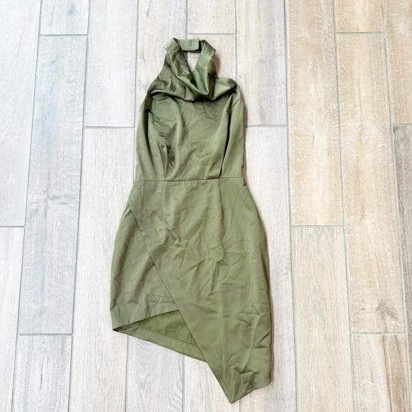 NEW Elliatt Women's Camo Mini Dress Asymmetrical Halter Khaki Green Satin Small - Picture 6 of 9